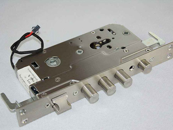 临江24小时上门开锁公司